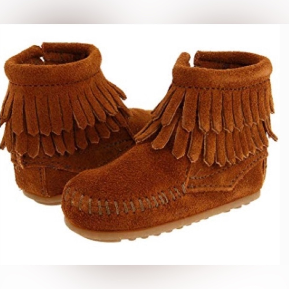 Minnetonka Kids Fringe moccasin Boots